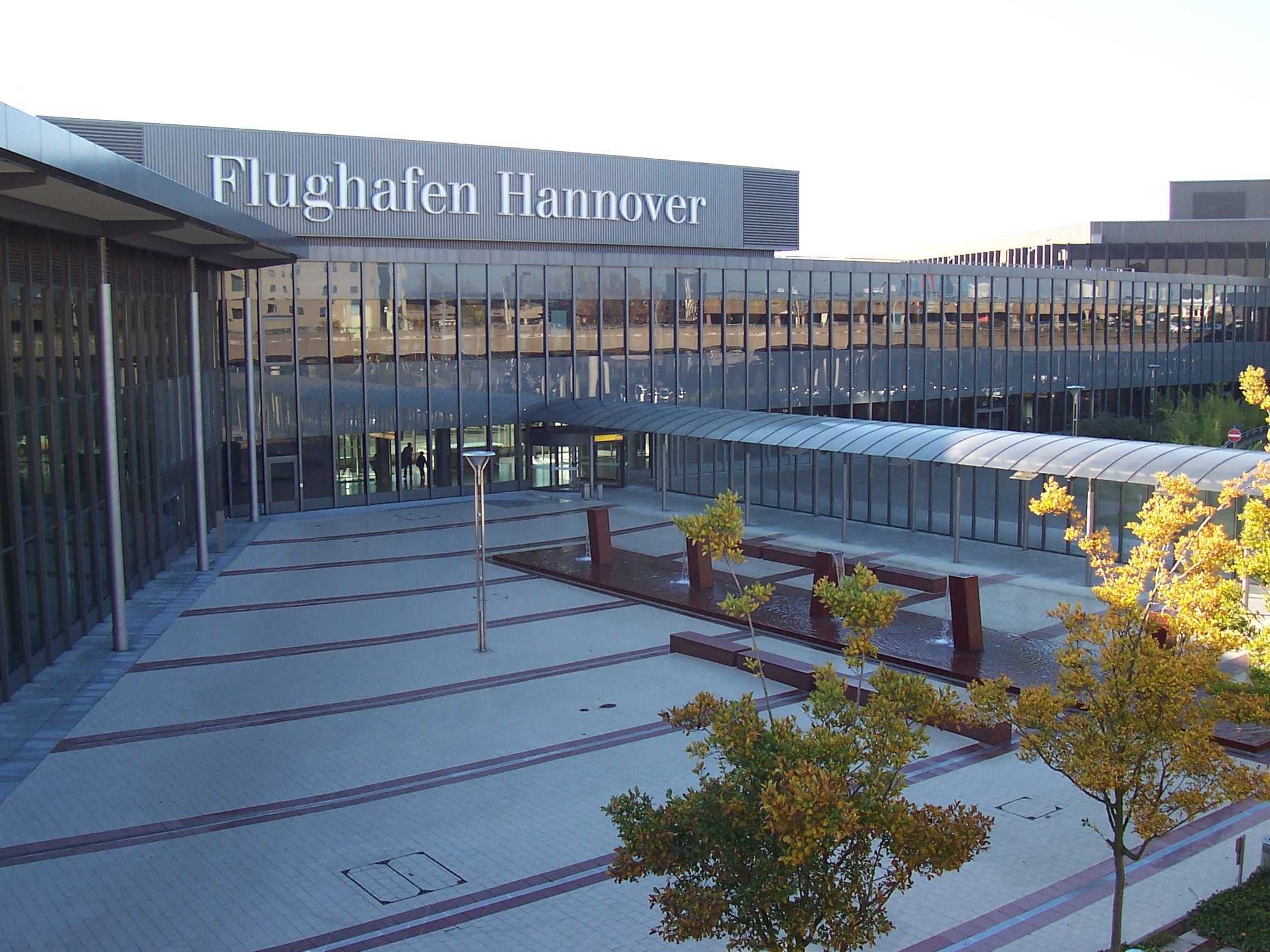 Flughafen Hannover-Langenhagen (FHLG); Image courtesy of Albion, Creative Commons