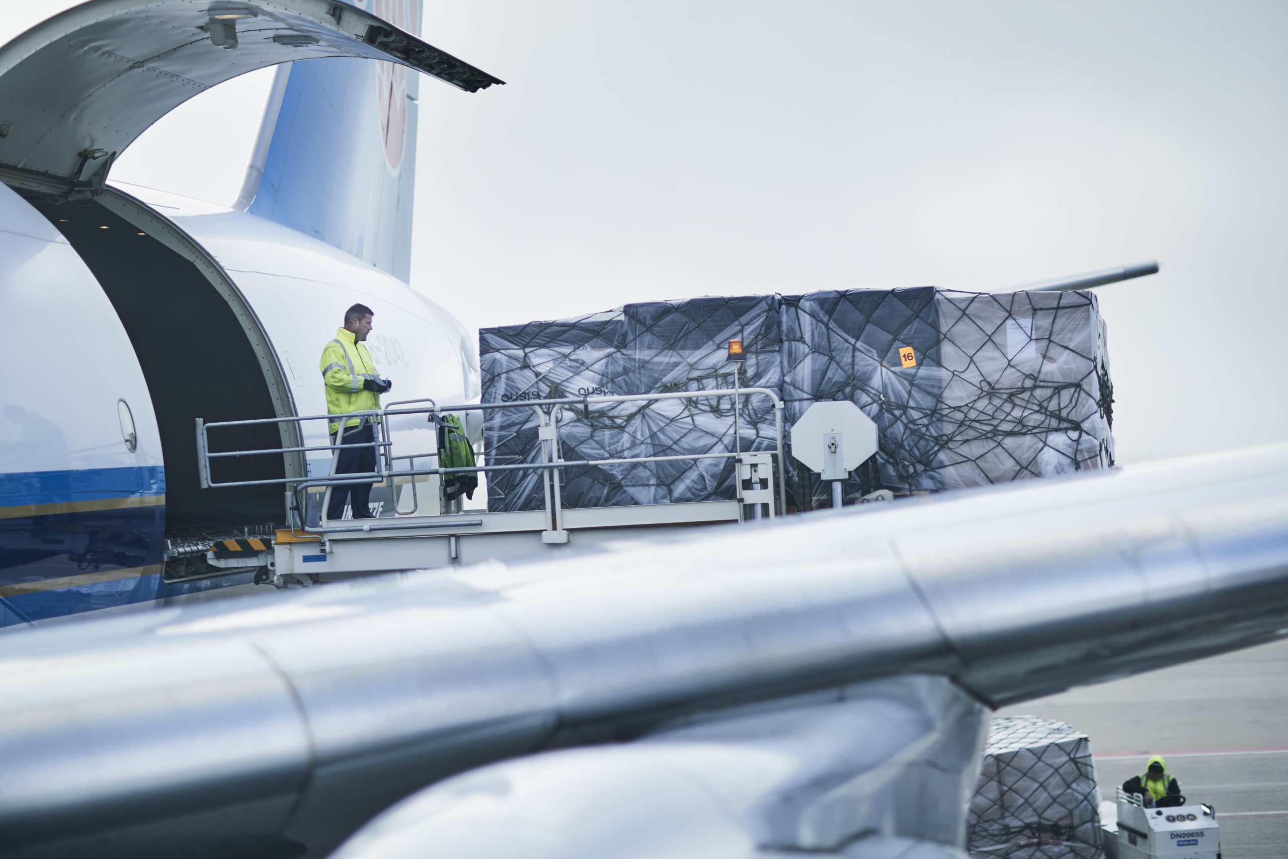 Cargo is loaded onto the main deck of a freighter at Amsterdam Schiphol (AMS). Photo: AMS