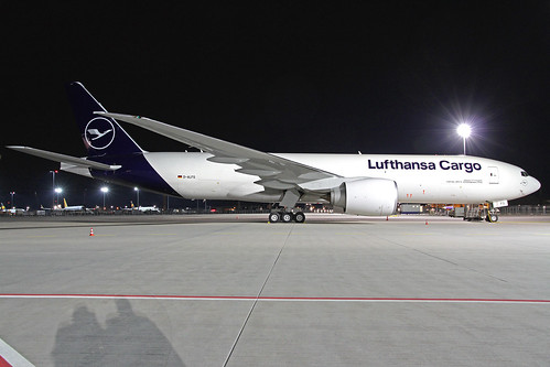 Lufthansa will airlift food to Britain, skirting port logjam