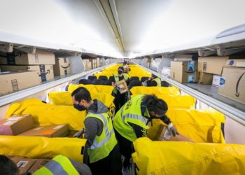 Alaska Airlines adds main-deck cargo capacity for peak