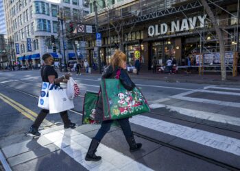 Holiday Shopping Ahead Of Consumer Comfort Figures