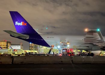 FedEx makes first COVID vaccine delivery to LAX