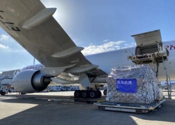 Cainiao loads cargo onto an airplane