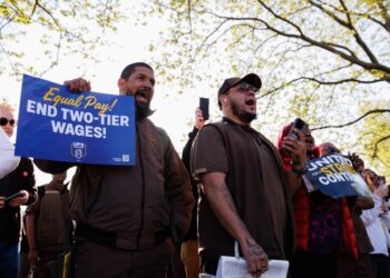 UPS workers and Teamsters hold a rally