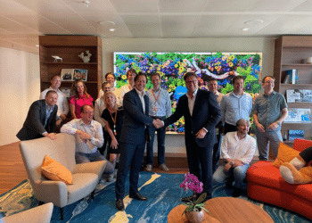 Representatives from AFKLMP Cargo and Salesforce celebrate their partnership